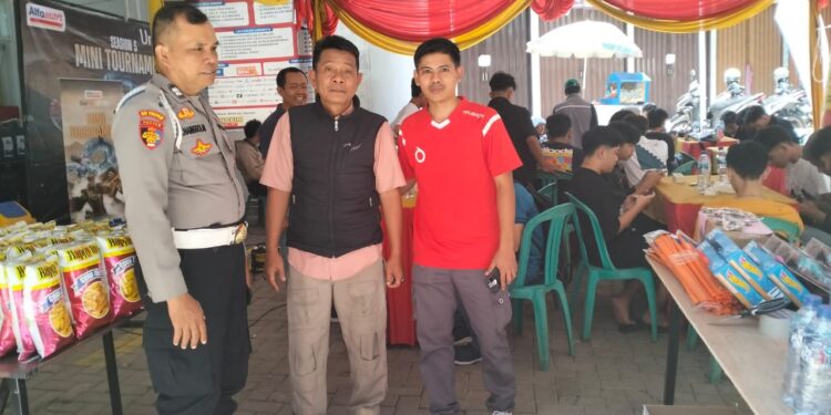 Patroli Polsek Kebonpedes Lakukan Cooling System, Himbau Masyarakat Desa Sasagaran Jelang Pilkada Serentak 2024