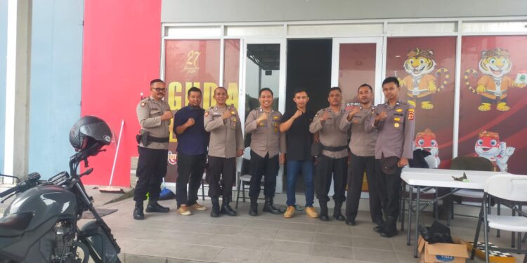Optimalkan Penjagaan dan pengawasan Kapolsek Baros pastikan Gudang Logistik KPU kota sukabumi kondusifit