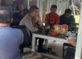 Tingkatkan Kamtibmas dan Jaga Kondidsifitas Pilkada Serentak 2024, Bhabinkamtibmas Desa Kadudampit Polsek Kadudampit efektifkan Dialogis bersama Warga.