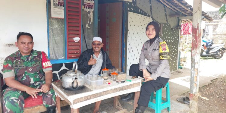 Jaga Kondusifitas Pilkada Serentak 2024 Bhabinkamtibmas Lakukan Sambang Kepada Warga Binaan