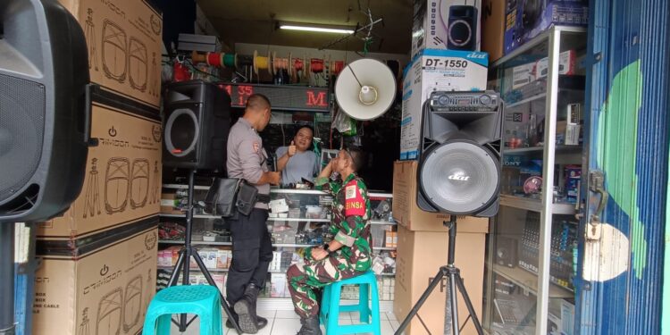 Datangi Warga Langsung, Babinkamtibmas Berikan Himbauan Gukamtibmas