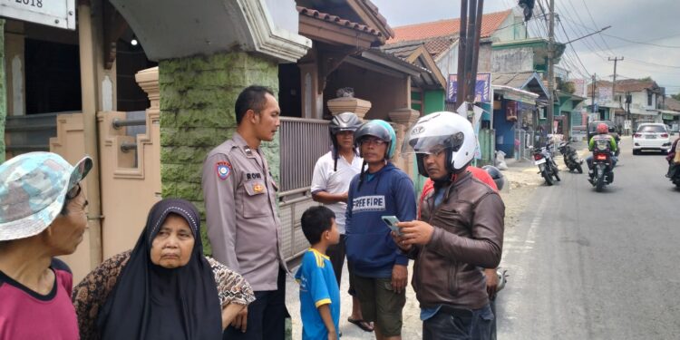 Ciptakan Pemilu Damai 2024. Bhabinkamtibmas sambangi warga wujudkan situasi kondusif