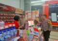 Patroli Malam Sambangi Indomaret,Strategi Bhabinkamtibmas Ciptakan Kondusifitas Kamtibmas