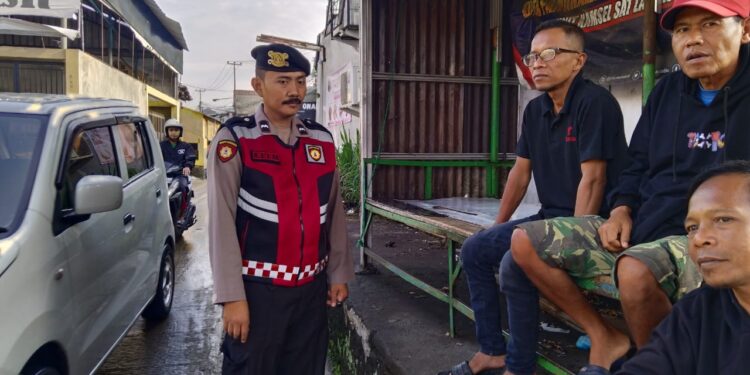 Patroli Dialogis Personel Unit Samapta Polsek Cisaat Berikan Rasa Aman