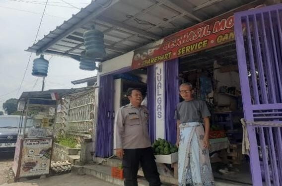 Pastikan Kamtibmas Kondusif Jelang Pilkada Serentak 2024, Kanit Samapta Polsek Cireunghas Laksanakan Patroli Dialogis