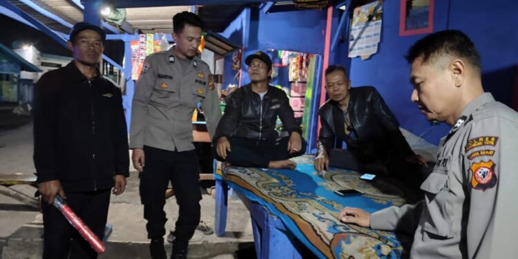 Gencarkan Sambang Warga, Polsek Sukalarang Sukabumi Ajak Jaga Kamtibmas Pilkada Serentak 2024