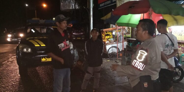 Anggota Polsek lembursitu Intensifkan Patroli Malam hari, Jaga Kamtibmas Tetap Kondusif