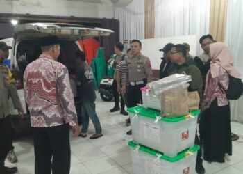 Kawal hasil Pleno Ke KPU Kota Sukabumi. Kapolsek baros Pastikan Kondusif