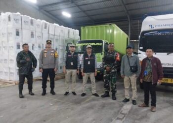 Polsek Kadudampit Sukabumi Kawal Hasil Pemungutan Suara Pilgub ke PPK