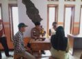 Polsek sukalarang laksanakan giat yang sudah menjadi kewajibannya yaitu sambang