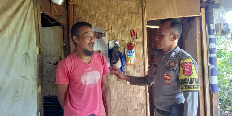 Bhabinkamtibmas Polsek Lembursitu selalu hadir di tengah kegiatan masyarakat
