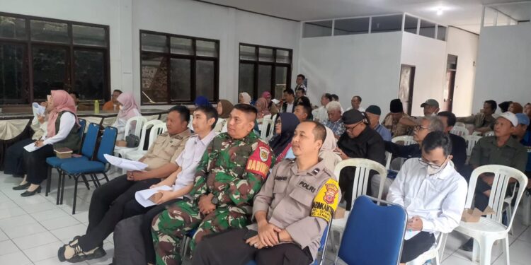 Polsek Lembursitu Menghadiri  Musrembang tingkat kelurahan situmekar