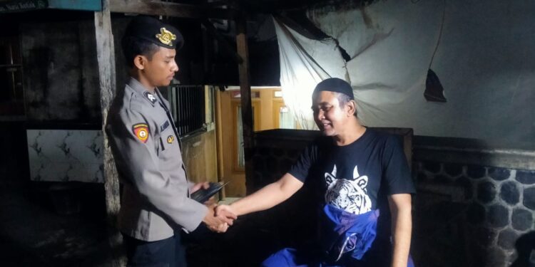 Polsek Kebonpedes Patroli Cooling System Jelang Malam Natal Berikan Himbauan Kamtibmas