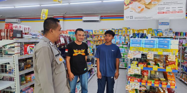 Patroli Dialogis Bhabinkamtibmas Desa Sasagaran Dengan Warga Binaan Sampaikan Himbauan Kamtibmas