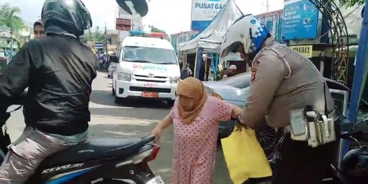 Polsek Sukaraja Mendapat Pujian Karena Peduli Warga