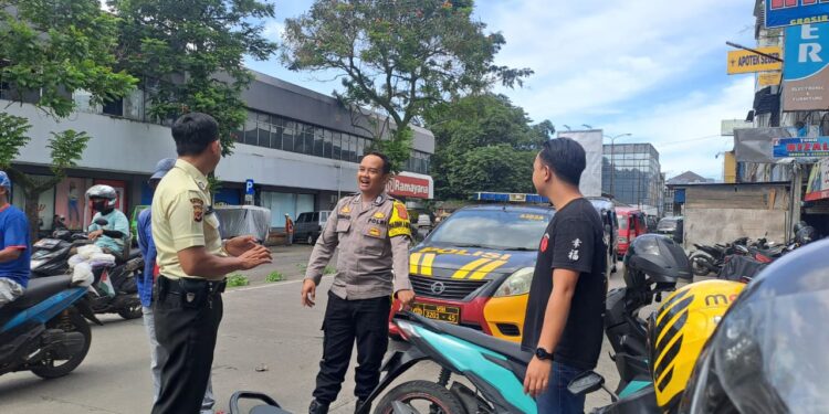 Kapolsek Citamiang Patroli Dialogis dan Sambangi Warga