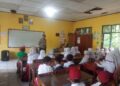 Panit Binmas Polsek Cisaat jadi Pembina Upacara Hari Senin di Sekolah Dasar