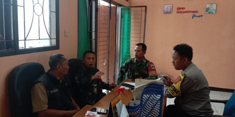 Sinergitas TNI Bhabinkamtibmas dan Babinsa Laksanakan Sambang ke Kantor Kelurahan