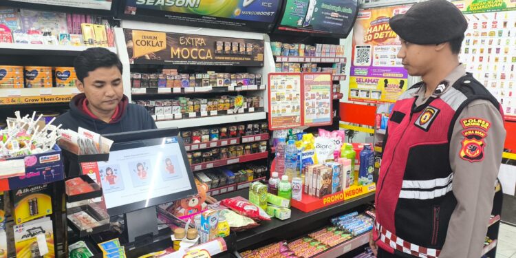 Polsek Baros Himbau dan Pastikan Sistem Keamanan Minimarket terpasang Aktif