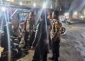 Kanit Binmas dan Bhabinkamtibmas Patroli Strong Point Malam Sambang Ajak Masyarakat Peduli Kamtibmas Yang Aman