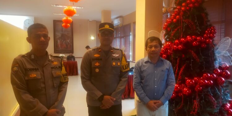 Polsek Kadudampit Laksanakan pengamanan gereja GBI indokuring kota sukabumi