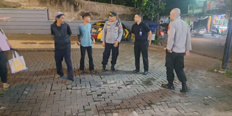 Patroli Malam Polsek Cikole Antisipasi Gangguan Kamtibmas