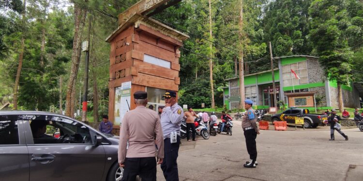 Polsek kadudampit Melaksanakan Giat Patroli Tempat Wisata Situgunung