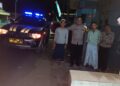 Tingkatkan Keamanan Desa Bhabinkamtibmas Polsek Kebonpedes Patroli Malam