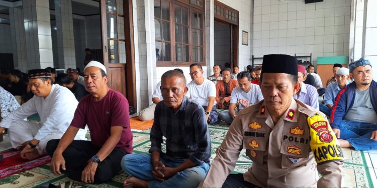 Sampaikan Himbauan Kamtibmas Melalui Giat Ngariung Sareng Kapolsek