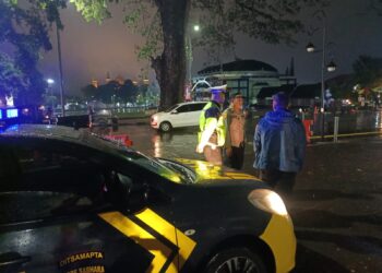 Pantau Wilayah, Polsek Cikole Intensifkan Patroli Malam untuk Cegah Gangguan Kamtibmas