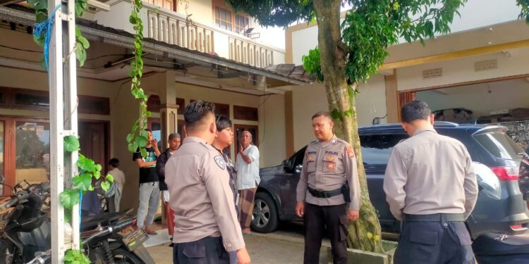Polsek Cibeureum Gelar Patroli Dialogis untuk Antisipasi C3 dan Kejahatan di Wilayahnya