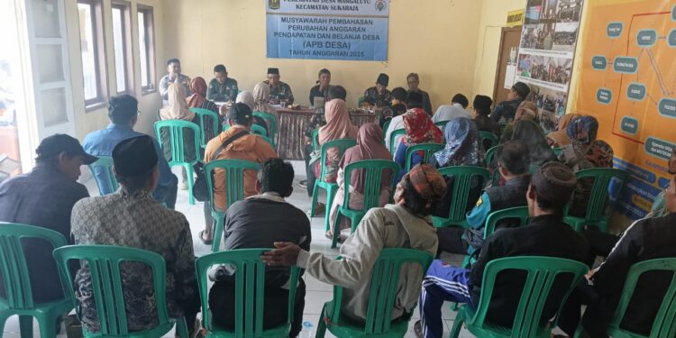 Bripka Asep Supriyatna Hadiri Musdes Perubahan APBDes dan Revitalisasi Bumdes di Desa Margaluyu