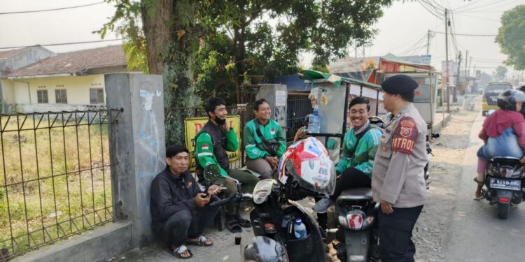 Polsek Lembursitu Sambangi Ojek Pangkalan, Berikan Imbauan Kamtibmas dan Cegah Konflik