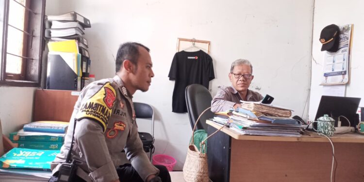 Patroli Polsek Lembursitu Laksanakan Giat Sambang