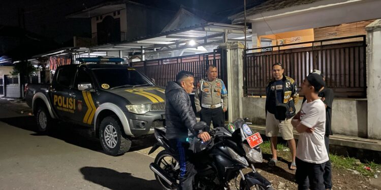 Polsek Kebonpedes Patroli Antisipasi Gukamtibmas Dini Hari Jelang Saur