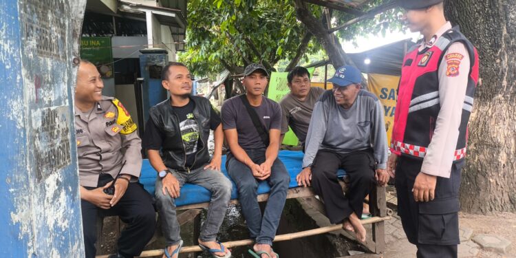 Cegah Adanya Perang Sarung, Bhabinkamtibmas Polsek Baros Himbau Humanis Tokoh Masyarakat