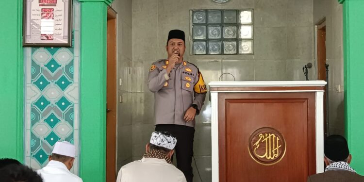 Kapolsek Cisaat gelar  Safari Jumat Keliling dan Sampaikan Himbauan Kamtibmas di Bulan Suci Ramadhan 1446 H
