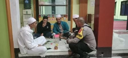 Wujudkan Kondusifitas Di Bulan Suci Ramadan Polsek Cireunghas Rutin Laksanakan Patroli Dialogis Malam Hari