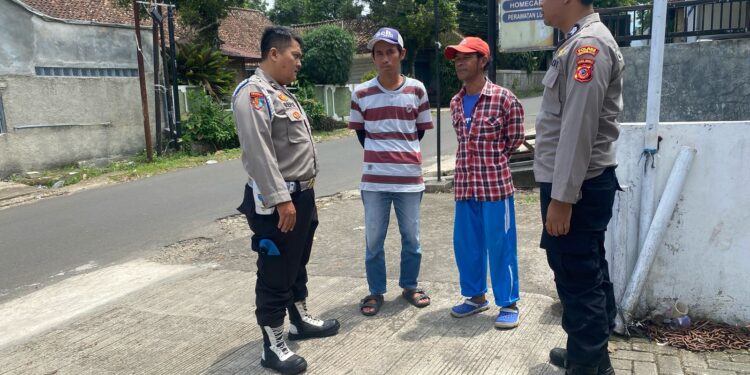 Antisipasi Gangguan Kamtibmas, Polsek Kadudampit Gelar Patroli di Lokasi Strong Point