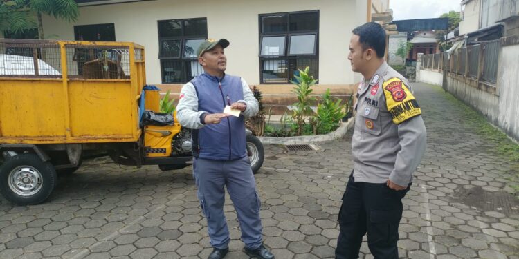 Patroli Pemantauan Wilayah oleh Bhabinkamtibmas Polsek Cikole
