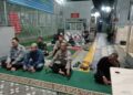Anggota Polsek Warudoyong Lakukan Pengamanan dan Shalat Tarawih di Lapas Nyomplong