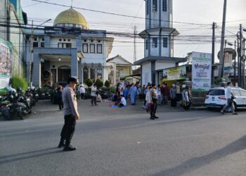 Cegah hal-hal yang tidak diharapkan yang dapat mengganggu jalannya Sholat Ied, Polsek Sukaraja Polres Sukabumi Kota menggelar pengamanan