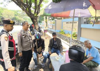 Jalin Kedekatan Kamtibmas. Bhabinkamtibmas Intensifkan Sambang Wilayah binaan