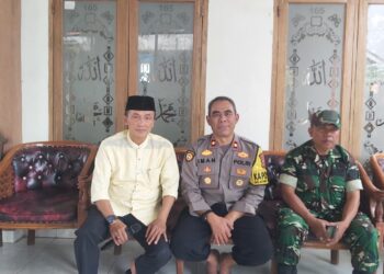 Ngariung Bareng Kapolsek, Efektifkan Kegiatan Bakti sosial dan santunan kepada yatim piatu di Ponpes Al Islamiyyah Kapolsek Baros sampaikan pesan Kamtibmas