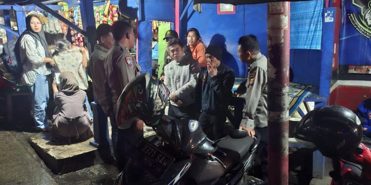 Patroli Sambang Obyek Vital dan Strong Point Malam Dialogis Dengan Masyarakat Wujudkan Situasi Kamtibmas Yang Aman