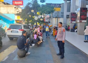 Polsek Cikole Laksanakan Giat Dialogis Dengan Juru Parkir