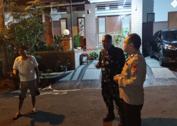 Bhabinkamtibmas Polsek Sukaraja Polres Sukabumi Kota laksanakan patroli ke sejumlah rumah kosong yang ditinggalkan pemiliknya untuk pulang ke kampung
