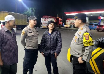 Patroli Sambang Obyek Vital dan Strong Point Malam Dialogis Dengan Masyarakat Wujudkan Situasi Kamtibmas Yang Aman