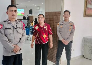 Personil Polsek Sukalarang Laksanakan Pengamanan Kebaktian Umum di Gereja GKI Penginjil Kota Sukabumi