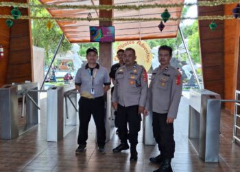 Guna menciptakan keamanan dan kondusif, Kapolsek Citamiang Patroli Dialogis dan Sambangi Warga.